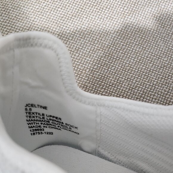 White Sneakers Women's Size 5.5 New - Picture 5 of 6